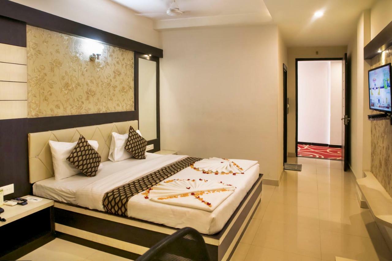 Ganges Grand Hotel Váránaszi Kültér fotó