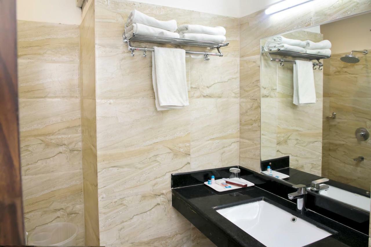 Ganges Grand Hotel Váránaszi Kültér fotó