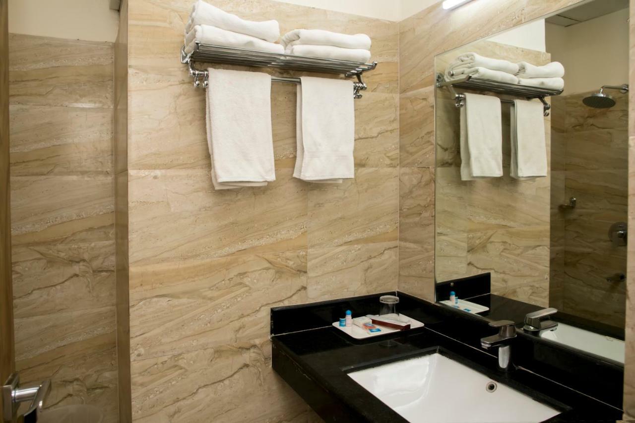 Ganges Grand Hotel Váránaszi Kültér fotó